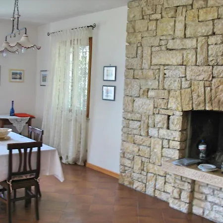 Albisano Sleeps 8 Pool Wifi Villa *